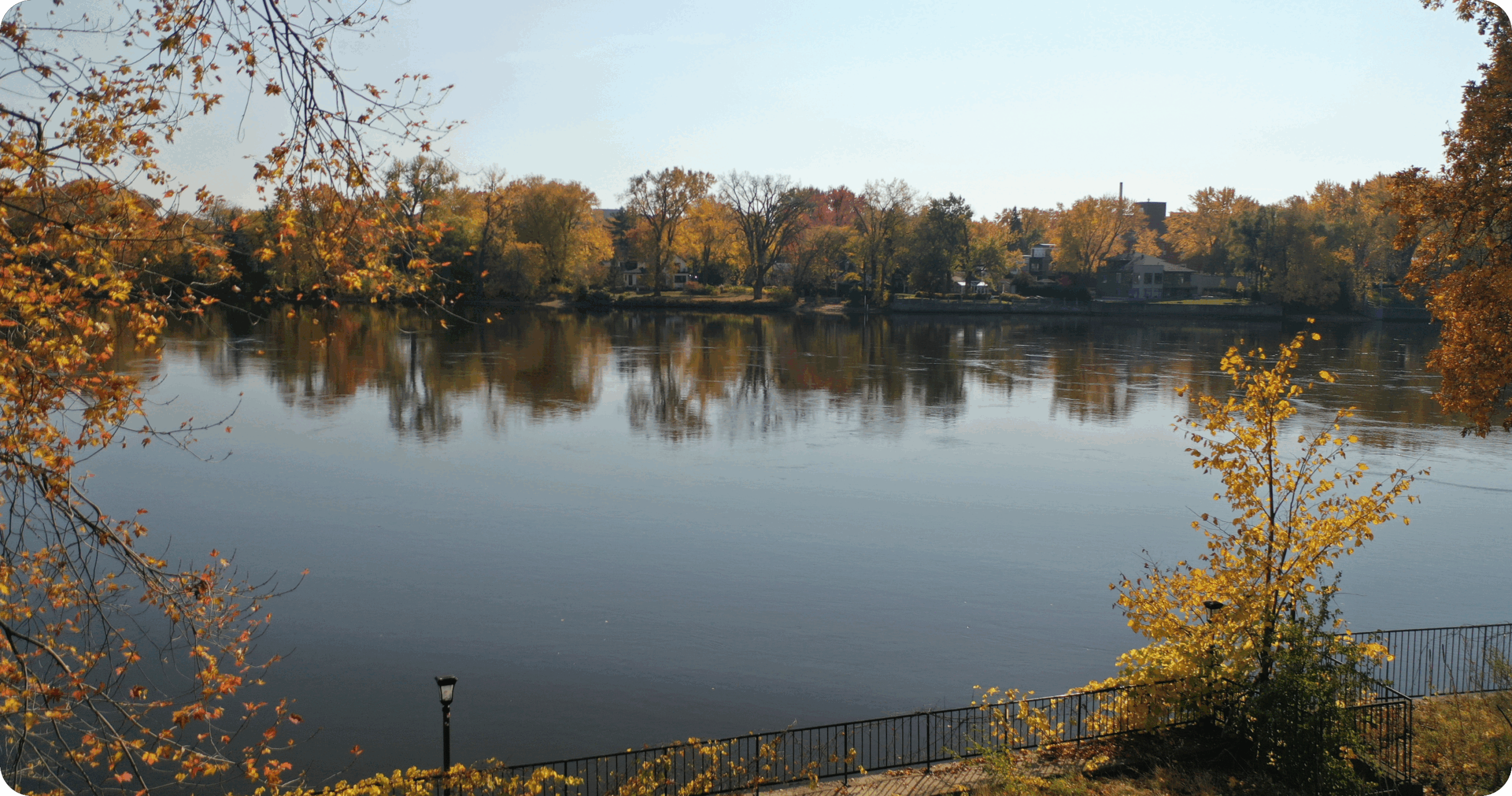 Vue sur la riviere